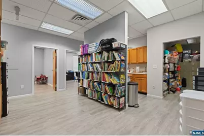 111 Galway Place, Teaneck Township, NJ 07666 - Photo 6