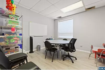 111 Galway Place, Teaneck Township, NJ 07666 - Photo 10