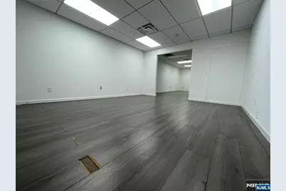 111 Grand Avenue 218 #218, Palisades Park, NJ 07650 - Photo 4