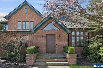 532 Winthrop Road, Teaneck Township, NJ 07666 - Photo 2