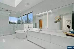 532 Winthrop Rd, Teaneck Township, NJ 07666 - Photo 14