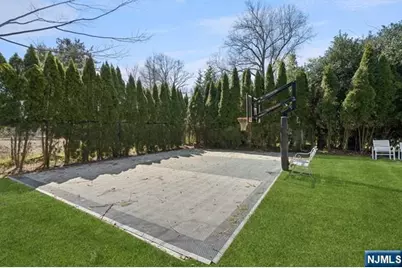 532 Winthrop Road, Teaneck Township, NJ 07666 - Photo 34