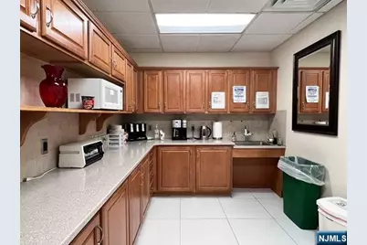 27 Bleeker Street 228 #228, Millburn, NJ 07041 - Photo 4
