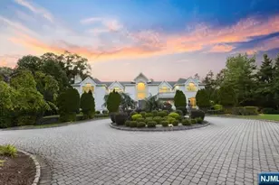 51 Chestnut Ridge Rd, Saddle River, NJ 07458 - Photo 2