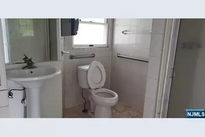 539 Broad Avenue, Palisades Park, NJ 07650 - Photo 10