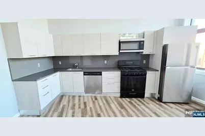 795 Main Avenue 4 #4, Passaic, NJ 07055 - Photo 4