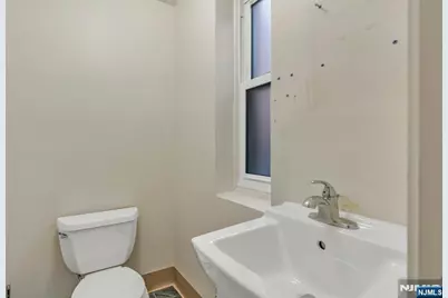 574 Anderson Avenue Street Level Su #Street Level Su, Cliffside Park, NJ 07010 - Photo 18