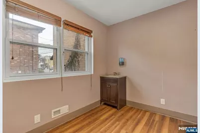 574 Anderson Avenue Street Level Su #Street Level Su, Cliffside Park, NJ 07010 - Photo 8
