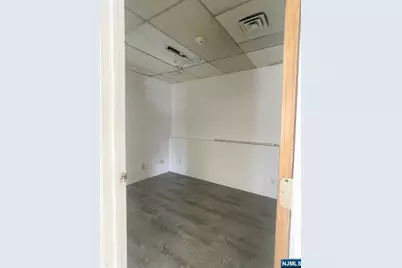 961 Teaneck Road, Teaneck Township, NJ 07666 - Photo 8