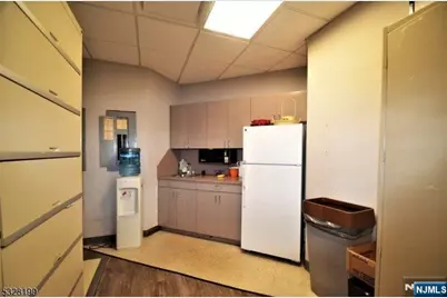 1035 US Highway 46 B205 &amp; B204 #B205 &amp; B204, Clifton, NJ 07013 - Photo 18