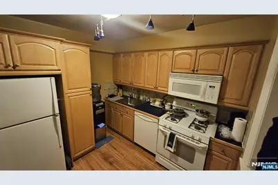 2345 Linwood 4H #4H, Fort Lee, NJ 07024 - Photo 2