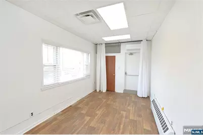 190 Rock 6 #6, Glen Rock, NJ 07432 - Photo 8