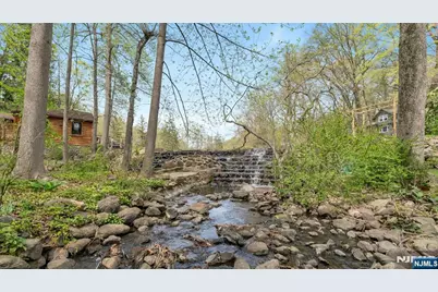 17 Hillside Avenue, Upper Saddle River, NJ 07458 - Photo 6