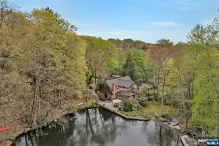 17 Hillside Ave, Upper Saddle River, NJ 07458 - Photo 10