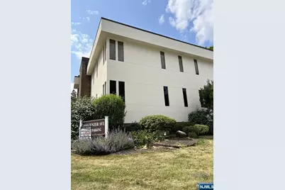 1555 Center Avenue C #C, Fort Lee, NJ 07024 - Photo 4