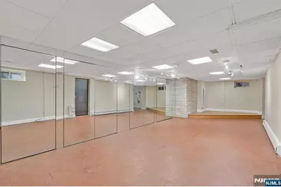 574 Anderson Avenue Side Suite Entr #Side Suite Entr, Cliffside Park, NJ 07010 - Photo 4