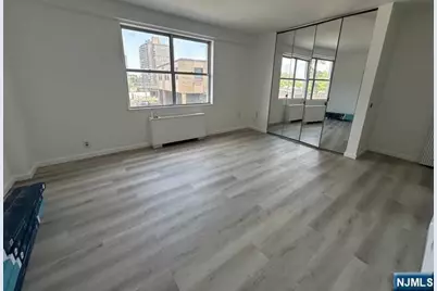 2077 Center Avenue 3F #3F, Fort Lee, NJ 07024 - Photo 10