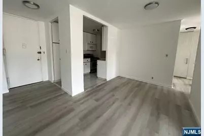 2077 Center Avenue 3F #3F, Fort Lee, NJ 07024 - Photo 16