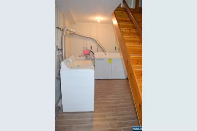 533 Roff Avenue, Palisades Park, NJ 07650 - Photo 16