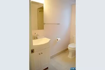 533 Roff Avenue, Palisades Park, NJ 07650 - Photo 14