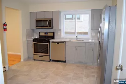 533 Roff Avenue, Palisades Park, NJ 07650 - Photo 4