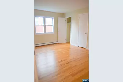 533 Roff Avenue, Palisades Park, NJ 07650 - Photo 10