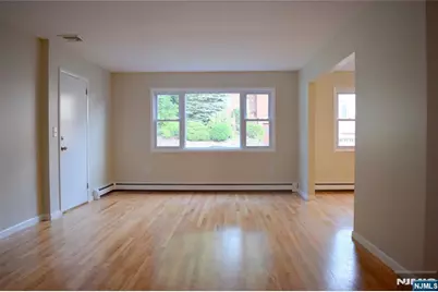 533 Roff Avenue, Palisades Park, NJ 07650 - Photo 2