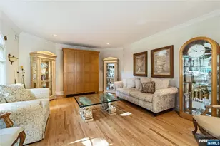 14 Stewart Ct, Old Tappan, NJ 07675 - Photo 8