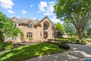 14 Stewart Ct, Old Tappan, NJ 07675 - Photo 2