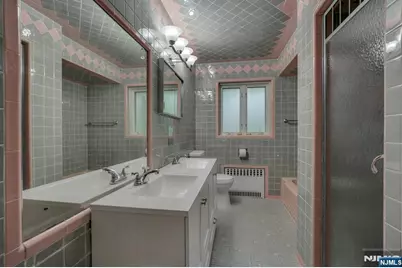 1082 Palisade Avenue, Fort Lee, NJ 07024 - Photo 40