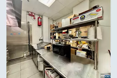 700 Plaza, Secaucus, NJ 07094 - Photo 6