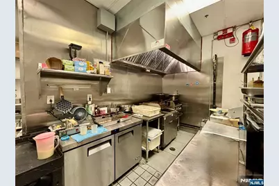 700 Plaza, Secaucus, NJ 07094 - Photo 4