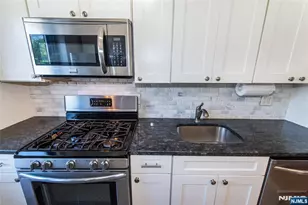 2333 Hudson Terrace A4, Fort Lee, NJ 07024 - Photo 16