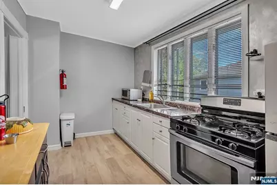 77 Myrtle Avenue, Allendale, NJ 07401 - Photo 18