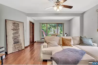 77 Myrtle Avenue, Allendale, NJ 07401 - Photo 8