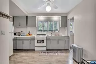 77 Myrtle Ave, Allendale, NJ 07401 - Photo 10