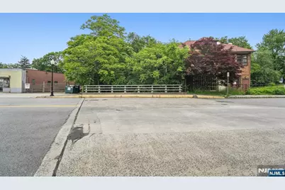 201 Englewood Avenue, Englewood, NJ 07631 - Photo 8