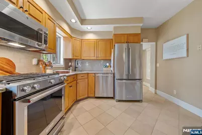 30 Highwood Avenue, Midland Park, NJ 07432 - Photo 6