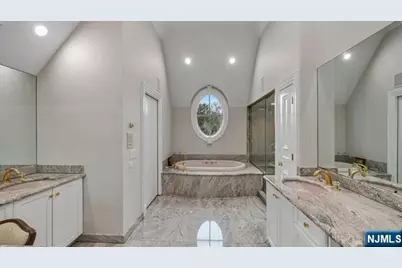 366 E Madison Avenue, Cresskill, NJ 07626 - Photo 34