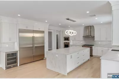 520 Clinton Avenue, Wyckoff Township, NJ 07481 - Photo 14