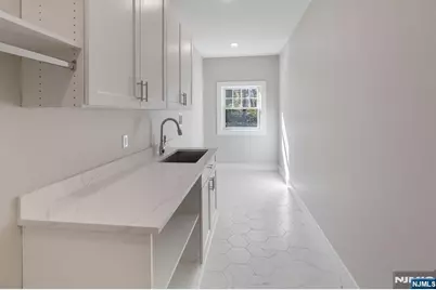 520 Clinton Avenue, Wyckoff Township, NJ 07481 - Photo 28