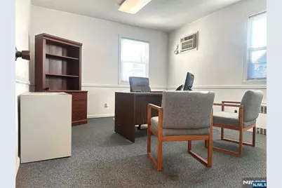 9 Lincoln Avenue 2nd Floor #2nd Floor, Rutherford, NJ 07070 - Photo 2
