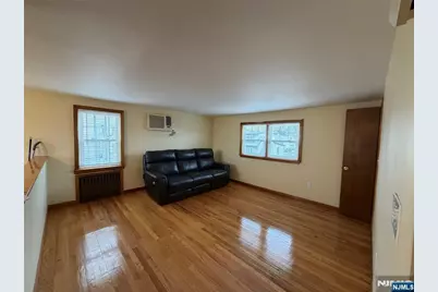 361 Sanford Avenue 2 #2, Lyndhurst Township, NJ 07071 - Photo 6