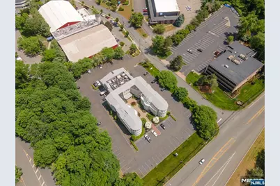 860 Wyckoff Avenue, Mahwah, NJ 07430 - Photo 16