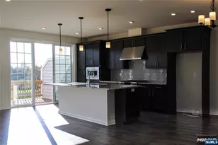 601 Charleston Dr 601, Jamesburg, NJ 08831 - Photo 8