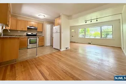 920 E Lawn Drive, Teaneck Township, NJ 07666 - Photo 4