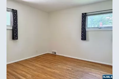 920 E Lawn Drive, Teaneck Township, NJ 07666 - Photo 10