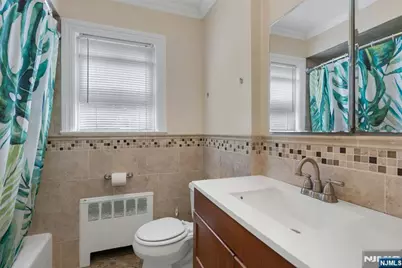 201 Oakdene Place D1 #D1, Cliffside Park, NJ 07010 - Photo 16