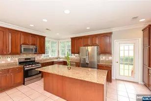 1 Woods Edge Rd, Old Tappan, NJ 07675 - Photo 12