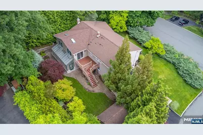 11 Michael Street, Woodcliff Lake, NJ 07677 - Photo 2